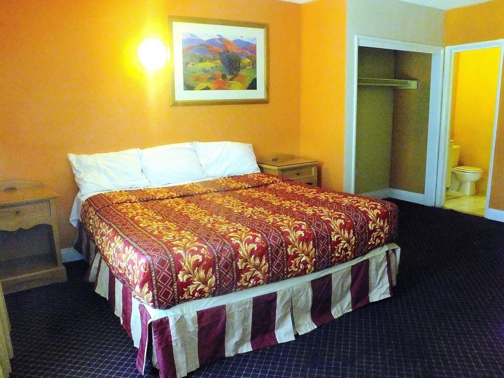 Long Beach Motel Room photo